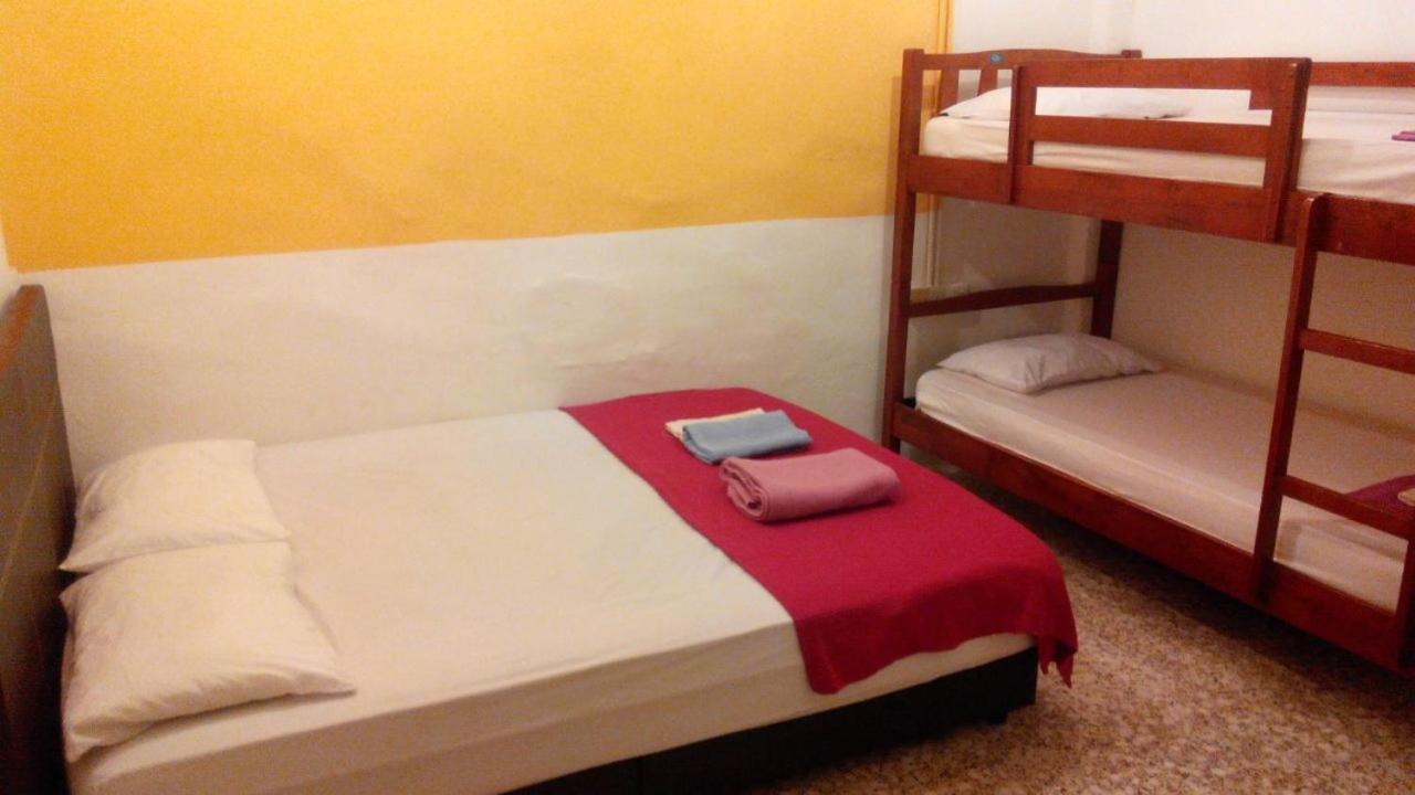 Cocoa Mews Cafe And Homestay George Town Bagian luar foto