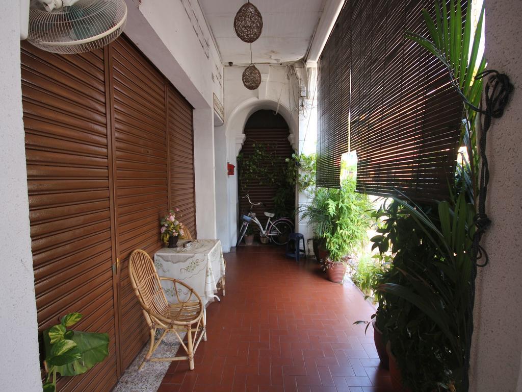 Cocoa Mews Cafe And Homestay George Town Bagian luar foto