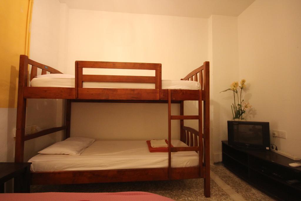 Cocoa Mews Cafe And Homestay George Town Bagian luar foto