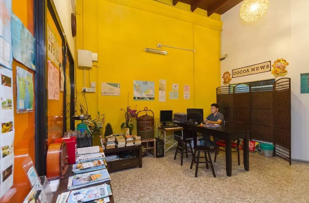 Cocoa Mews Cafe And Homestay George Town Bagian luar foto