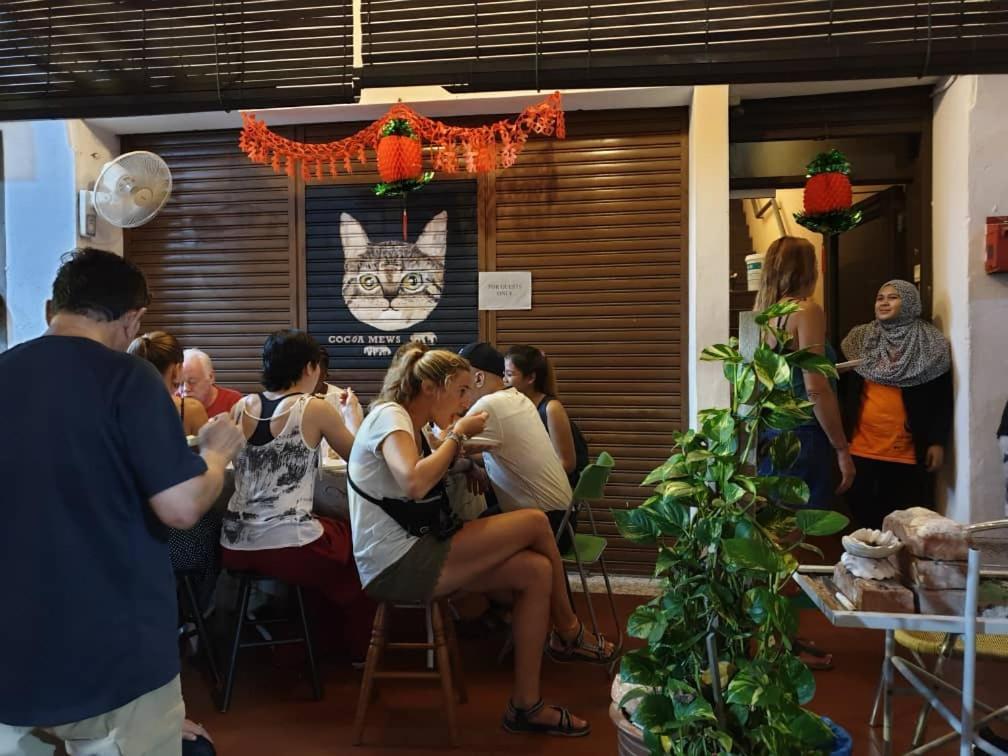 Cocoa Mews Cafe And Homestay George Town Bagian luar foto